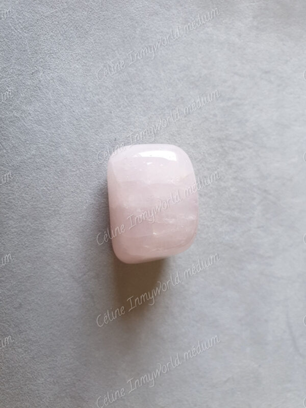 Pierre roulée en Quartz rose modèle n°30