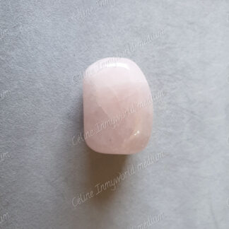 Pierre roulée en Quartz rose modèle n°31