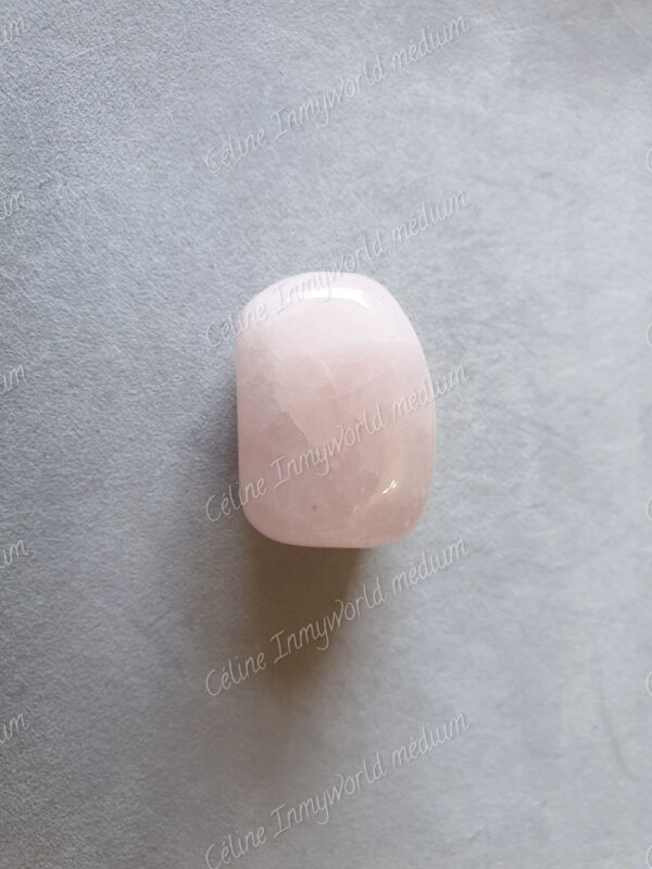 Pierre roulée en Quartz rose modèle n°31