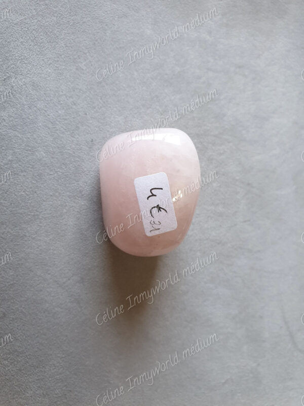 Pierre roulée en Quartz rose modèle n°31