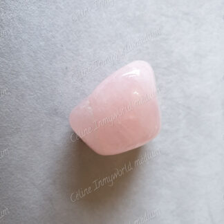 Pierre roulée en Quartz rose modèle n°32