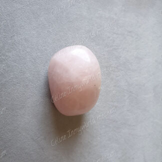 Pierre roulée en Quartz rose modèle n°33
