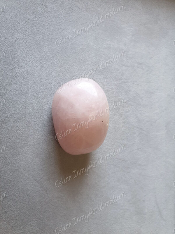 Pierre roulée en Quartz rose modèle n°33