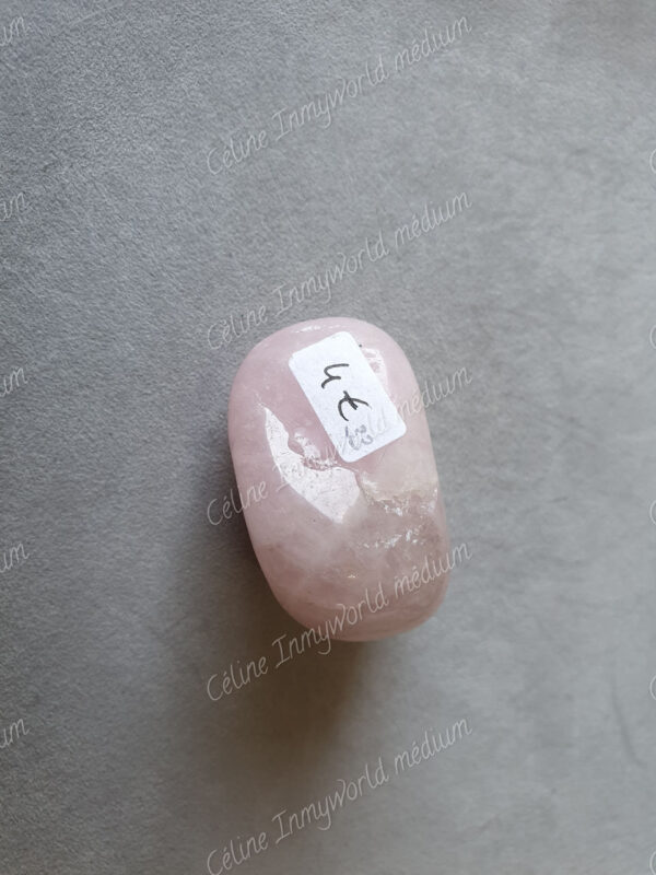 Pierre roulée en Quartz rose modèle n°33