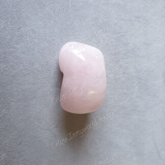 Pierre roulée en Quartz rose modèle n°38