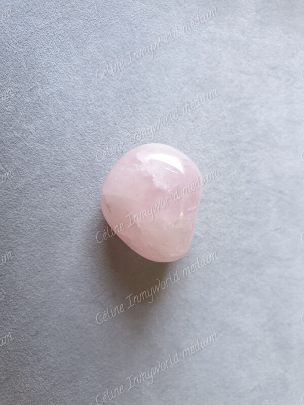 Pierre roulée en Quartz rose modèle n°40