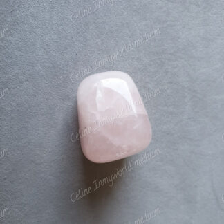 Pierre roulée en Quartz rose modèle n°42