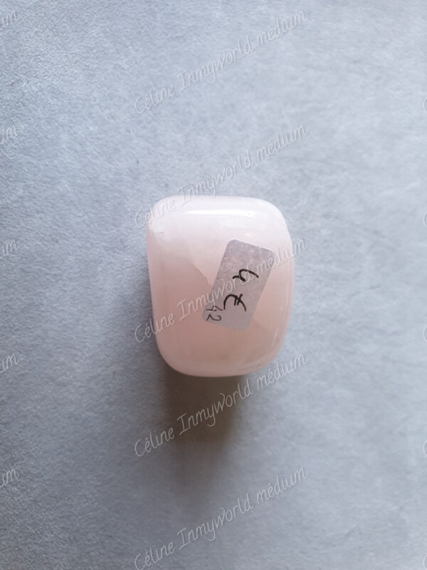 Pierre roulée en Quartz rose modèle n°42