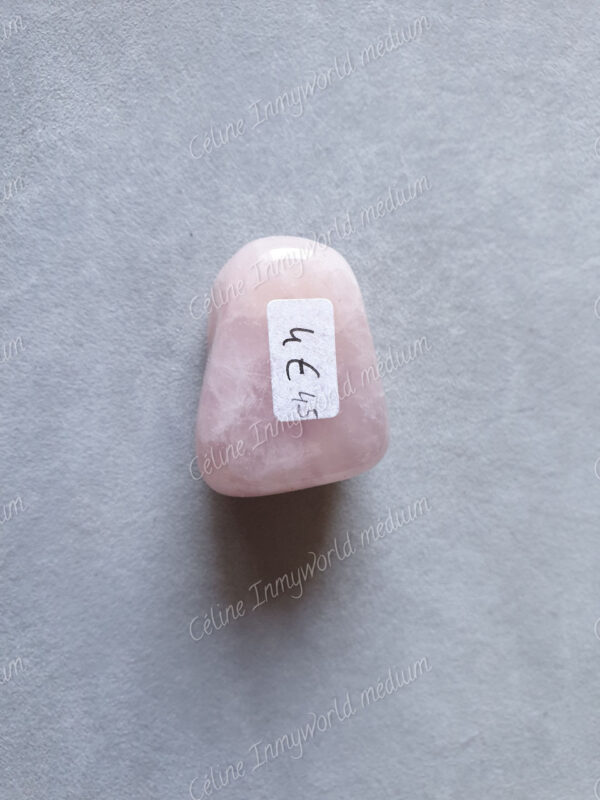 Pierre roulée en Quartz rose modèle n°45