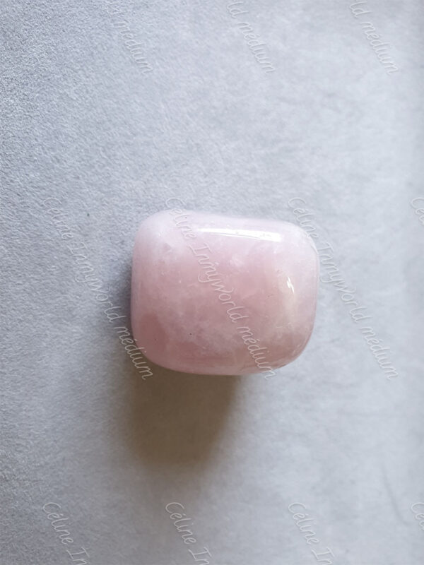 Pierre roulée en Quartz rose modèle n°48