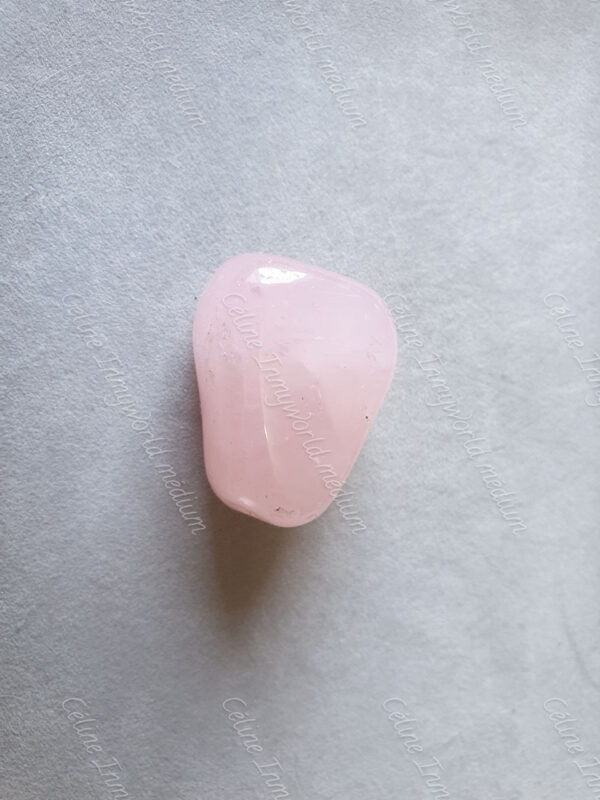 Pierre roulée en Quartz rose modèle n°49