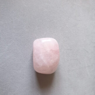 Pierre roulée en Quartz rose modèle n°52