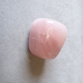 Pierre roulée en Quartz rose modèle n°54