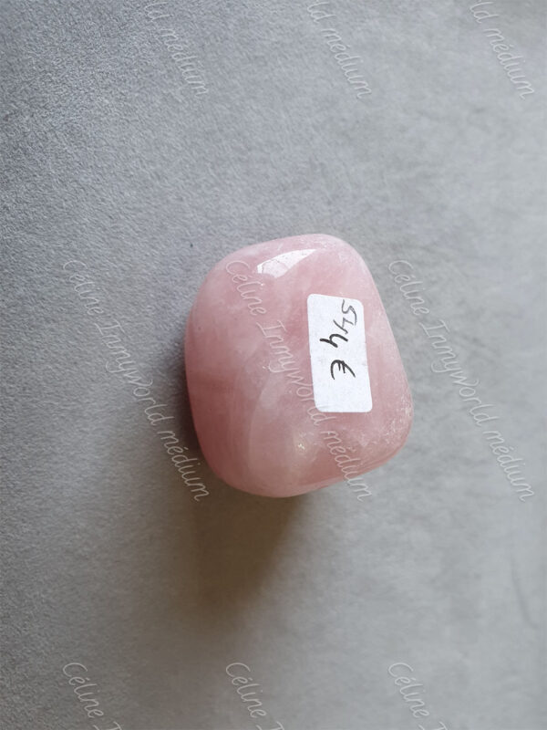 Pierre roulée en Quartz rose modèle n°54