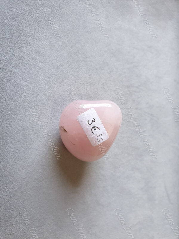 Pierre roulée en Quartz rose modèle n°55