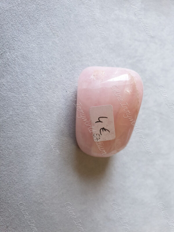 Pierre roulée en Quartz rose modèle n°57