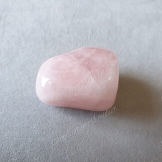Pierre roulée en Quartz rose modèle n°62