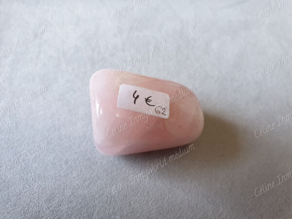 Pierre roulée en Quartz rose modèle n°62