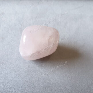 Pierre roulée en Quartz rose modèle n°71