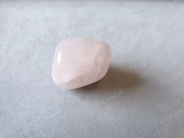 Pierre roulée en Quartz rose modèle n°71