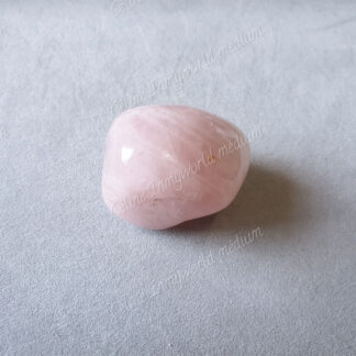 Pierre roulée en Quartz rose modèle n°72