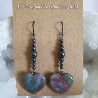 Boucles d'oreilles coeurs pour la chance, l'abondance et l'amour, en Agate indienne et Hématite