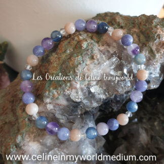Bracelet pour la paix intérieure, l'inquiétude émotionnelle, la dépression et garder la force face aux éléments extérieurs, en Héliolite, Anhydrite violette, Améthyste claire et Disthène bleu