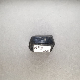 Pierre brute en Tourmaline noire biterminée modèle n°3