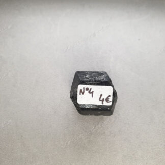 Pierre brute en Tourmaline noire biterminée modèle n°4