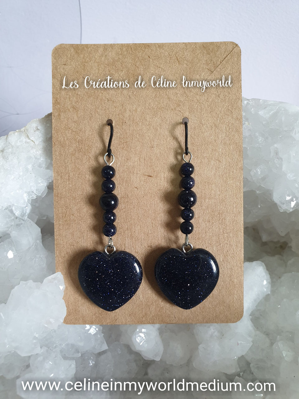 Boucles d'oreilles coeurs, pour la confiance en soi, le courage, l'énergie, et une attitude positive en Pierre de nuit