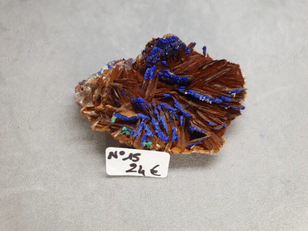 Druse d'Azurite-malachite et Baryte brune brutes modèle n°15