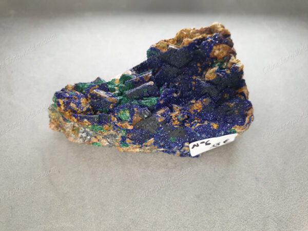 Druse d'Azurite-malachite et Baryte brune brutes modèle n°6