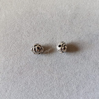 Séparateur 4mm argenté en forme de Fleur (1)