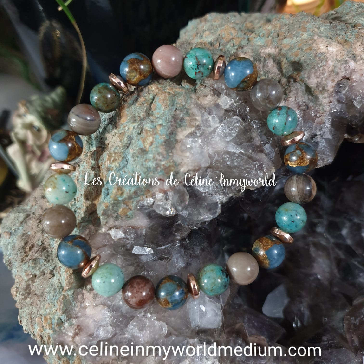 Bracelet pour le bien-être, en Apatite blue lagon, Bois pétrifié et Chrysocolle naturelle