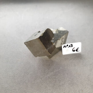 Pierre brute en Pyrite modèle n°13
