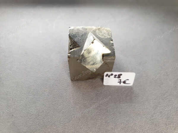 Pierre brute en Pyrite modèle n°28