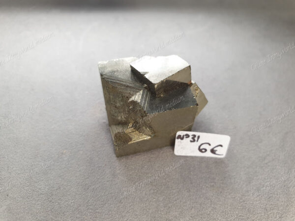 Pierre brute en Pyrite modèle n°31